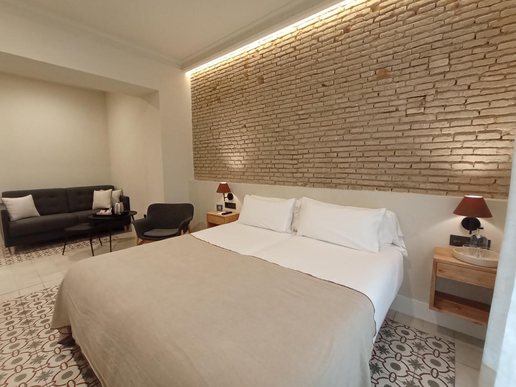 Uma Suites Parada Del Marques Севилья Экстерьер фото