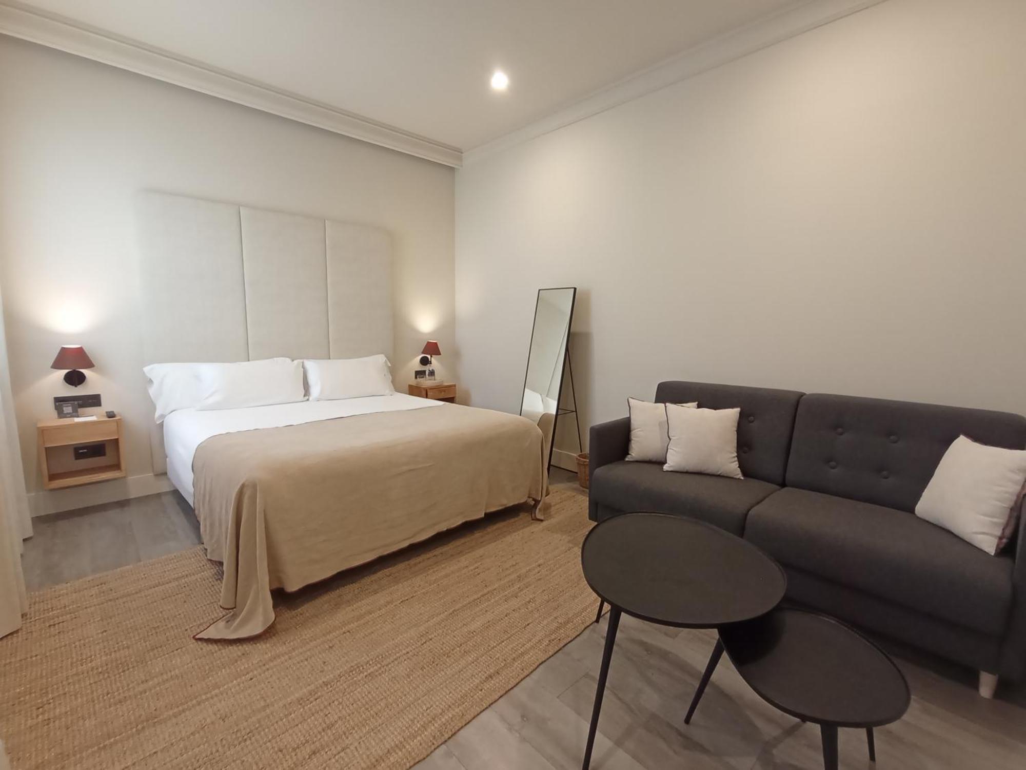 Uma Suites Parada Del Marques Севилья Экстерьер фото