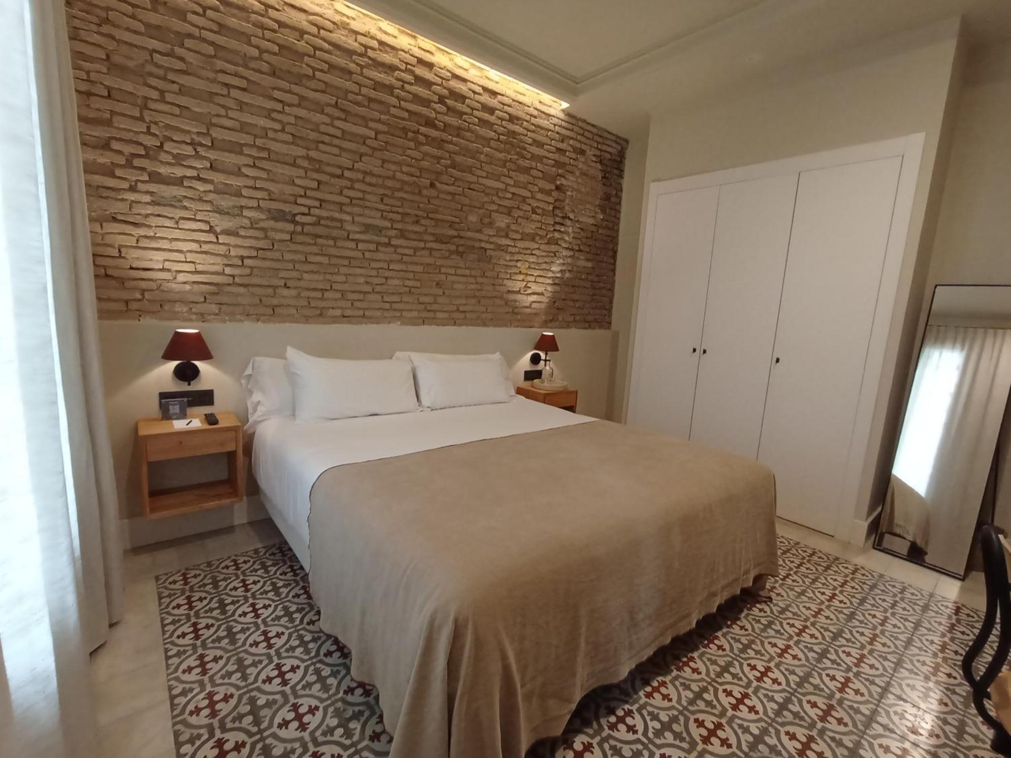 Uma Suites Parada Del Marques Севилья Экстерьер фото